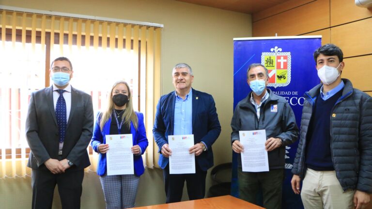 IPS y Municipalidad de Coihueco firman convenio para subsidios de discapacidad
