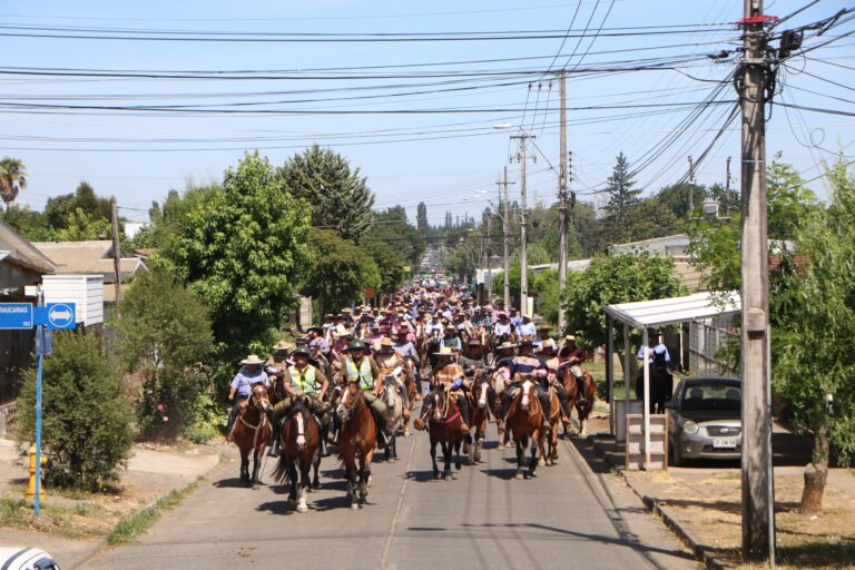 Cabalgata de la Amistad de Coihueco retorna con multitudinaria presencia de caballares y público